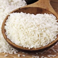 Бял ориз в голяма лъжица