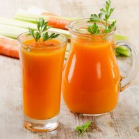 Сок от моркови с листа магданоз