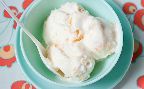 Кремообразен сладолед с праскови