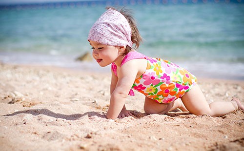 Момиче на плажа