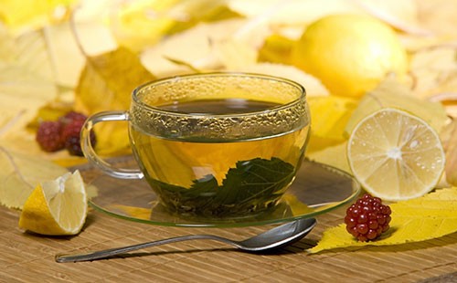 Зелен чай с лимон