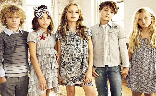 Деца в модни дрехи от най-добрите дизайнери