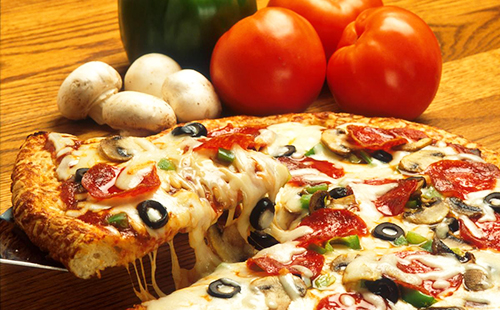 Пица със зеленчуци и гъби