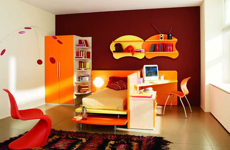 Оранжевите цветове и меките играчки ще ви помогнат да не се уморите от домашната работа на компютъра