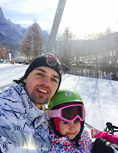 Валентин Грогол с дъщеря си в ски курорт
