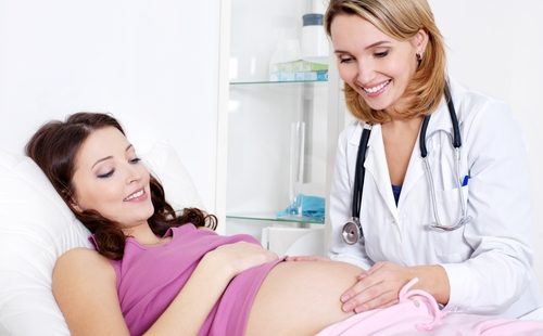 Бременна на среща с лекар
