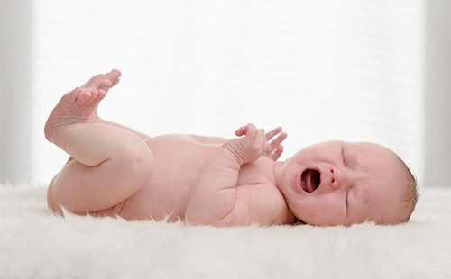 Кърмене дете прозявявания
