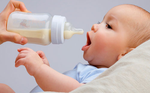 Бебето ще пие млечна формула